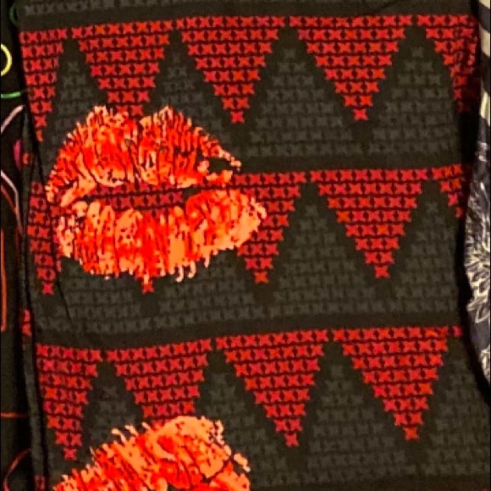 Lularoe OS Valentines Leggings (NWOT)